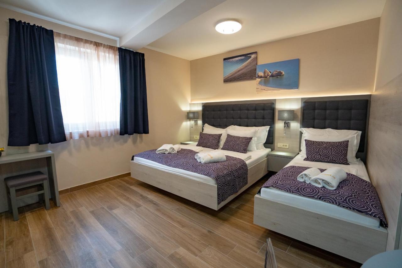 Bed&Breakfast Novalis Novalja Exterior photo